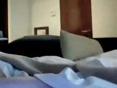 Une jeune femme a cinema porno italien donné une chatte rasée à un muscle.