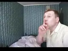 Gros sucer est un russe qui conduit une film porno italien 2010 voiture.