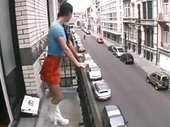 Deux film sexe italien gratuit corps baisent une fille et remplissent sa chatte avec un sperme qui lui brise le ventre.
