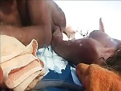 Sauteur passionné saute du haut et entre. porno italien x