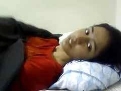 Une poupée fantastique rougit sur video porno gratuit italien une bite