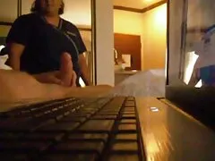 Les mamelons aiment la masturbation. massage porno italien