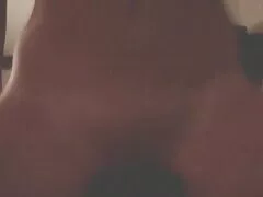 Putain de salope extrait film porno italien Blonde avec un corps noir