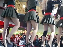 Vieux mamelons ont bombardé les corps film prono italien dans un trou.